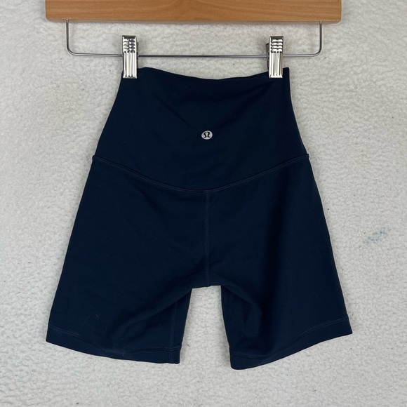 Lululemon navy bike short - Picture 3 of 5